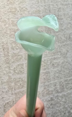 Sarracenia Pitcher Plant Glass Stake Milky Jade (8.5")